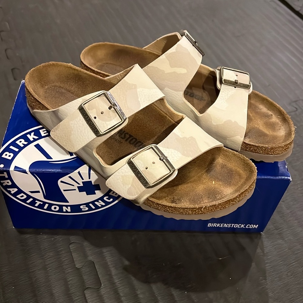 Birkenstock Women’s Arizona Desert Camo Sand in women’s 40N